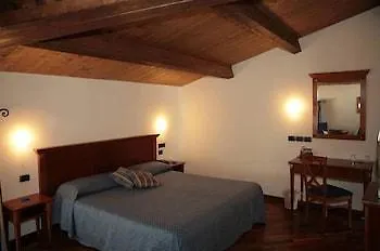 Relais La Corte Di 贝托纳