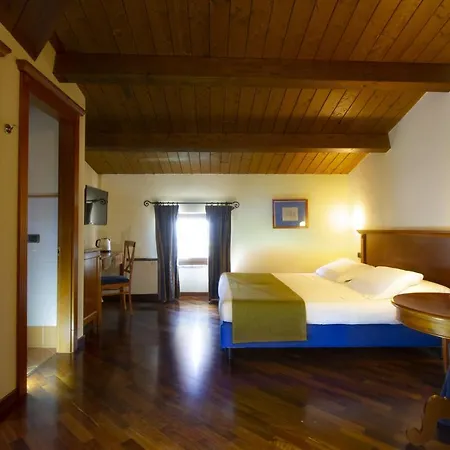 Hotel Relais La Corte Di 4*
