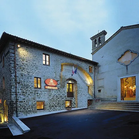 Relais La Corte Di 贝托纳