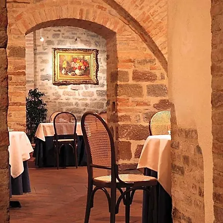 Relais La Corte Di 贝托纳